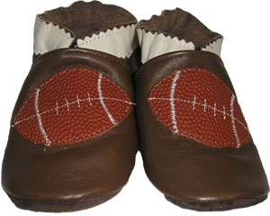 The football is made of genuine football leather to finish off this sporty shoe.